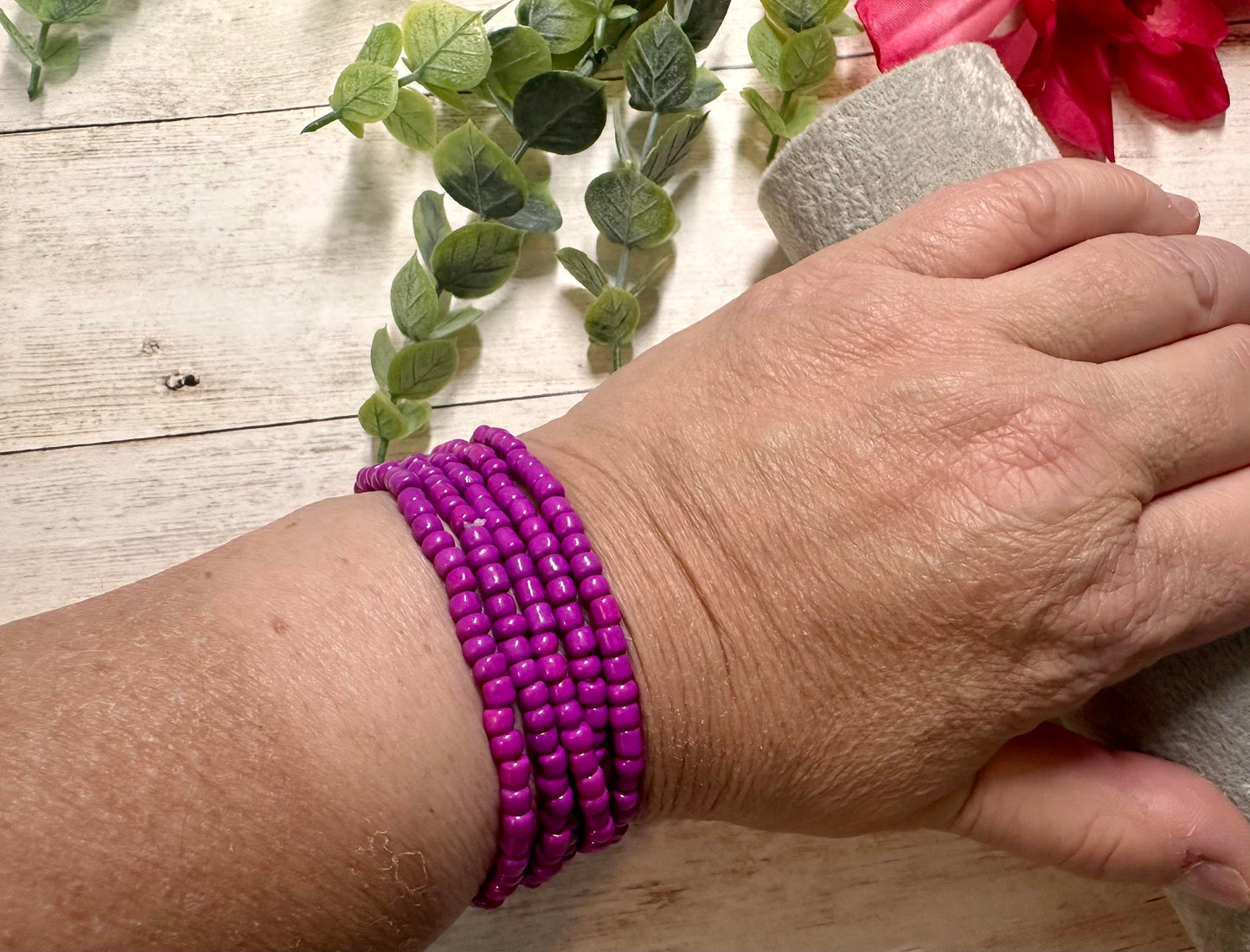 Single Strand Magenta Seed Bead Stretch Bracelet