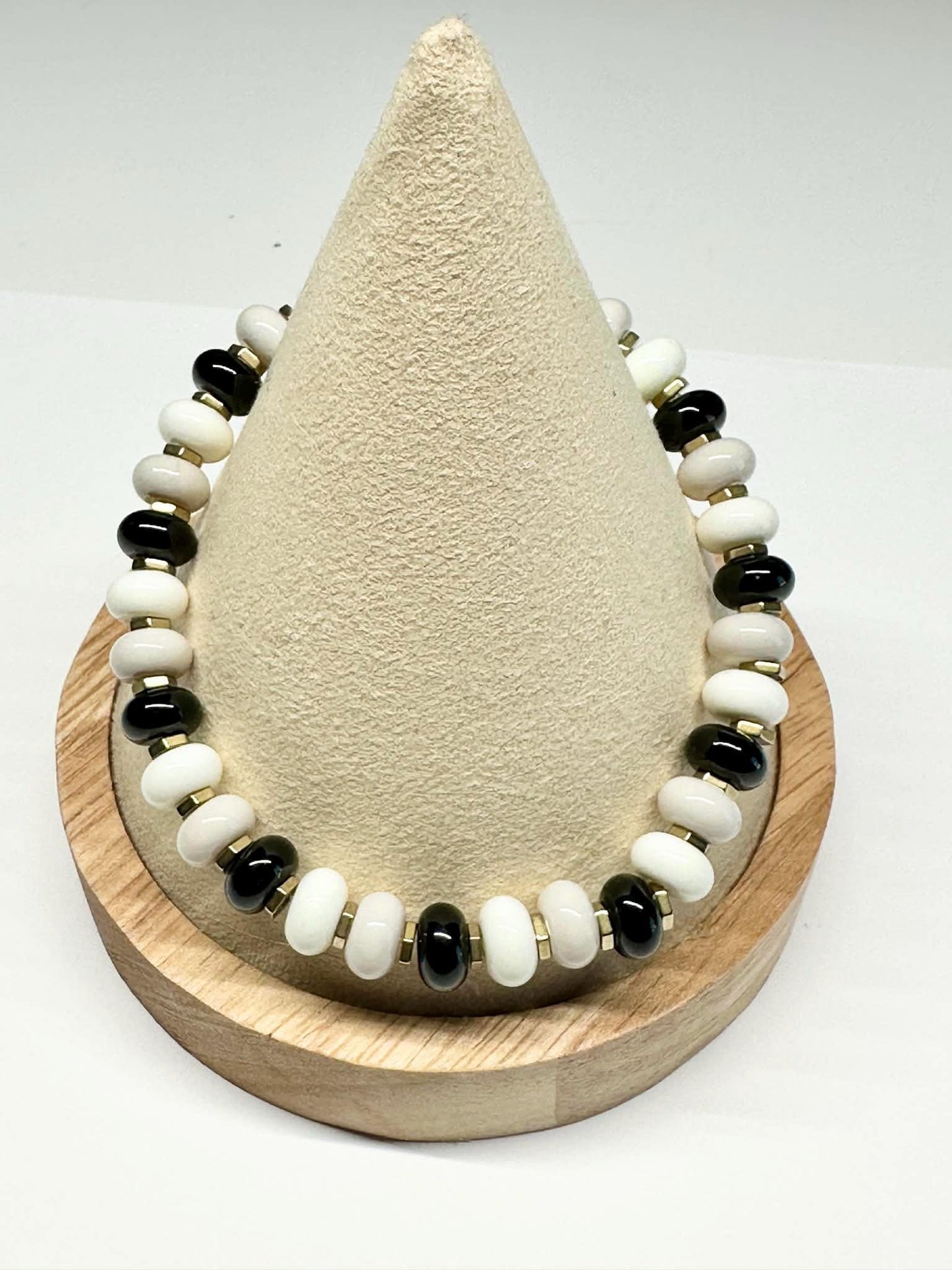 Single Strand Black, Gray, White Stretch Bracelet