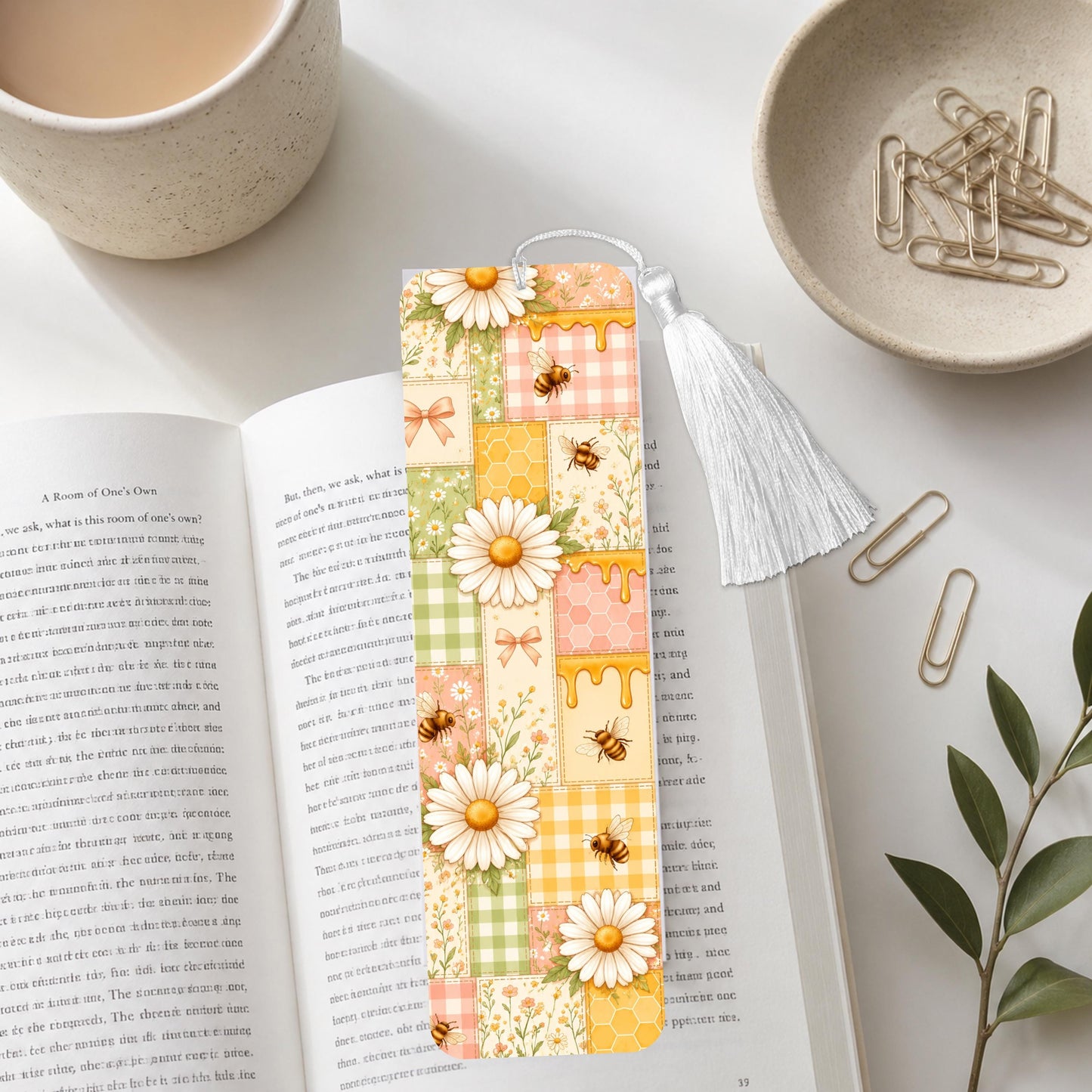 Daisy And Bees Patchwork Aluminum Bookmark