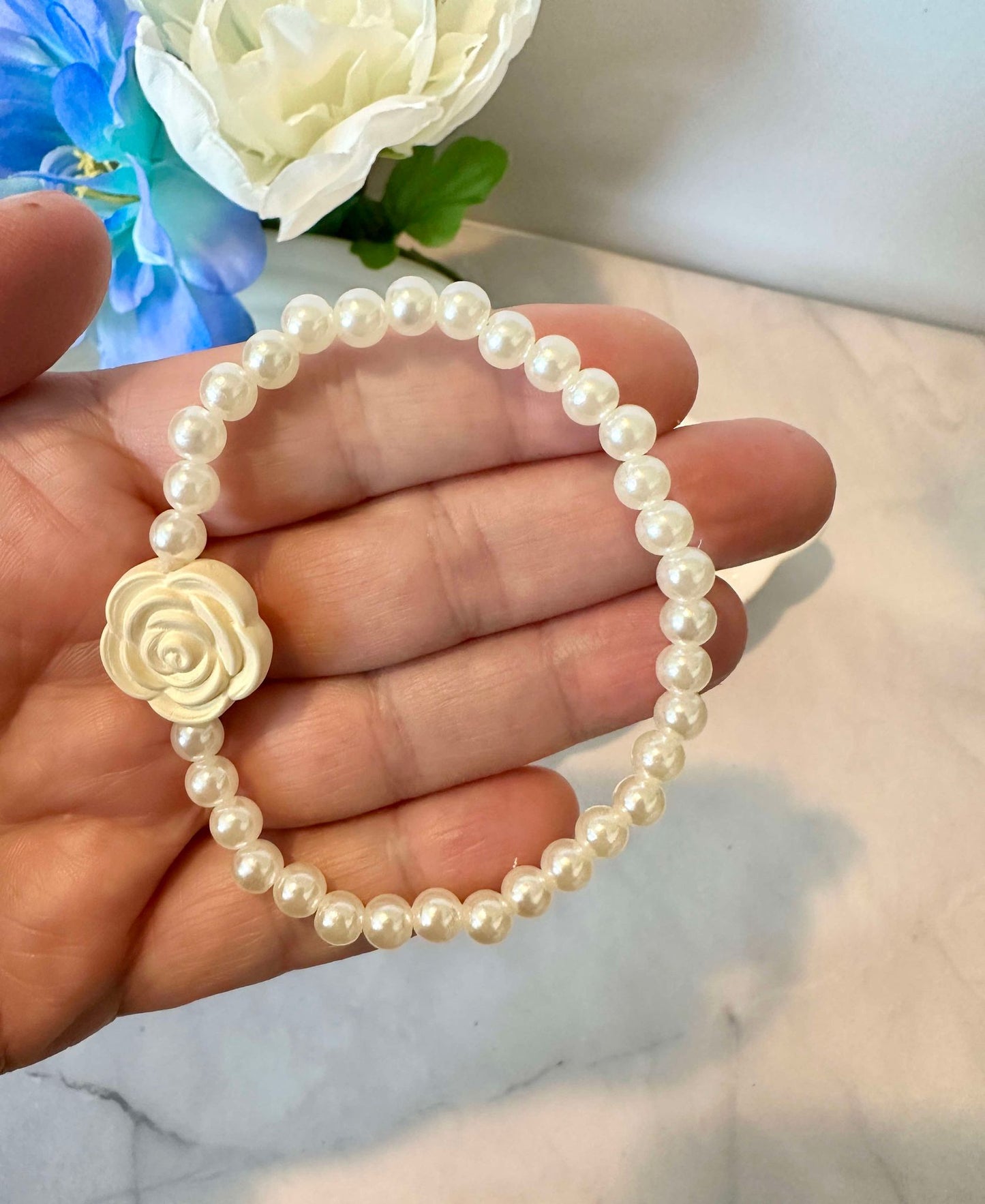 Cream Colored Shimmer Rose Stretch Bracelet