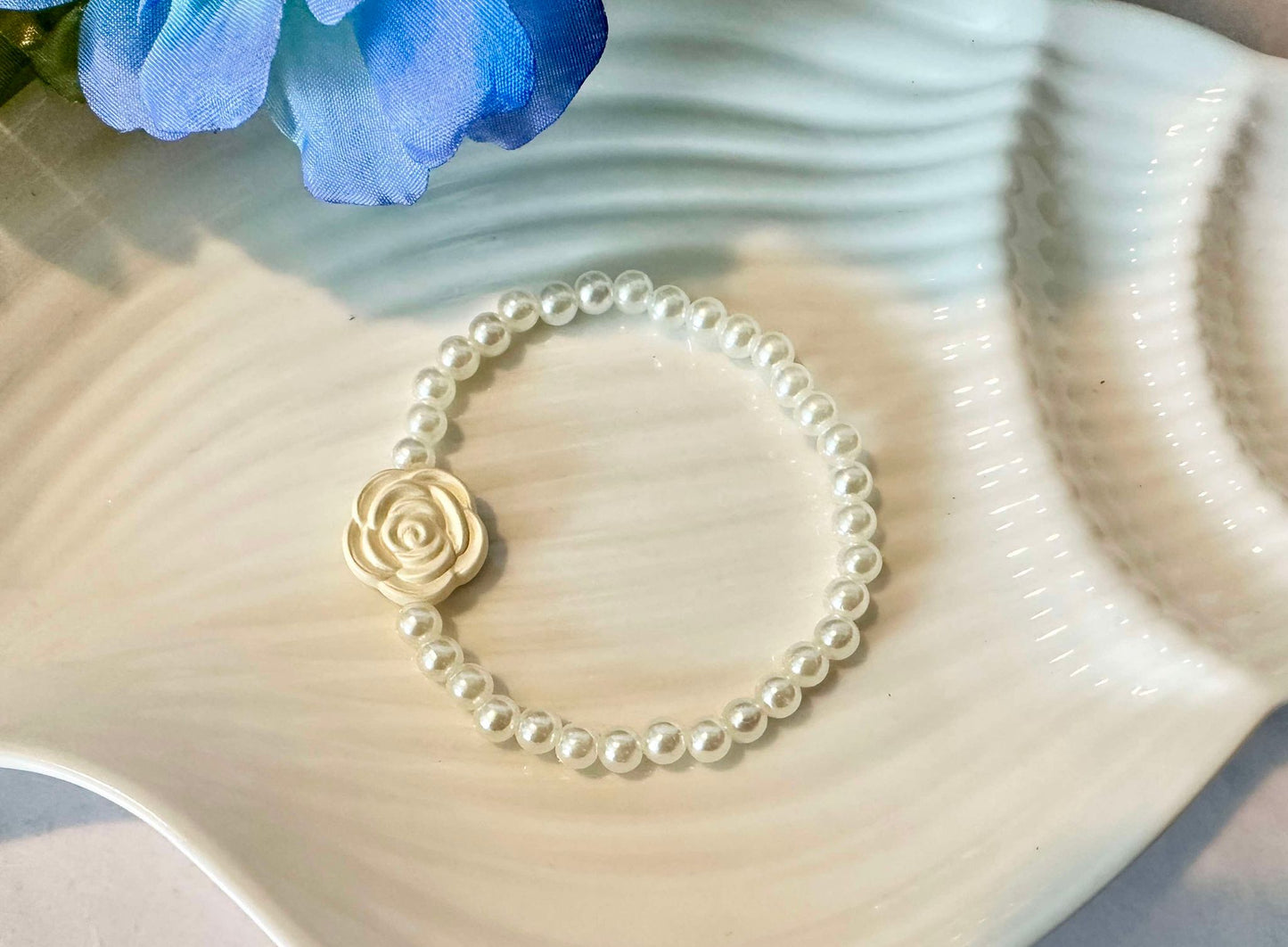 Cream Colored Shimmer Rose Stretch Bracelet