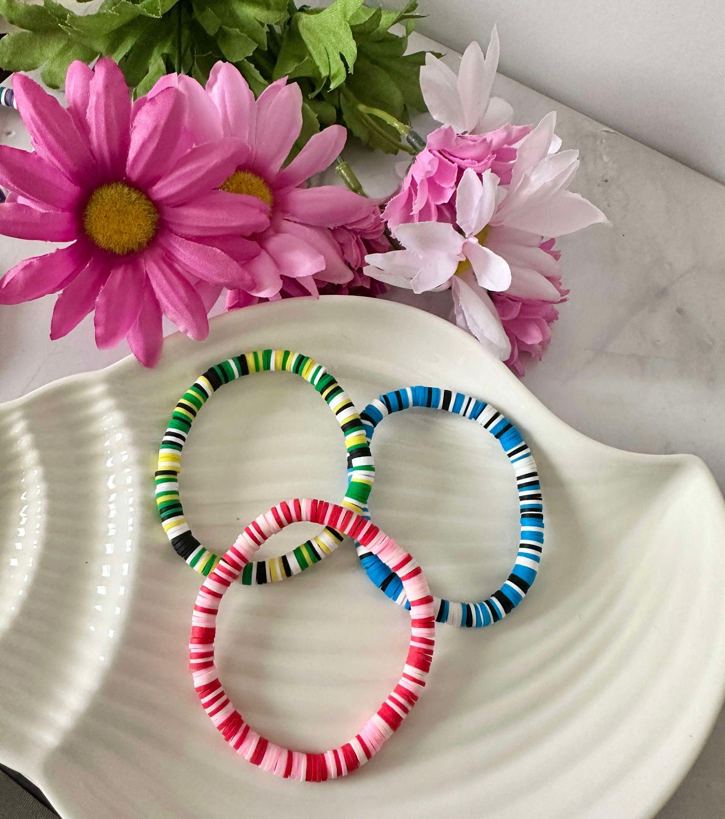 Single Strand Heishi Clay Stretch Bracelet