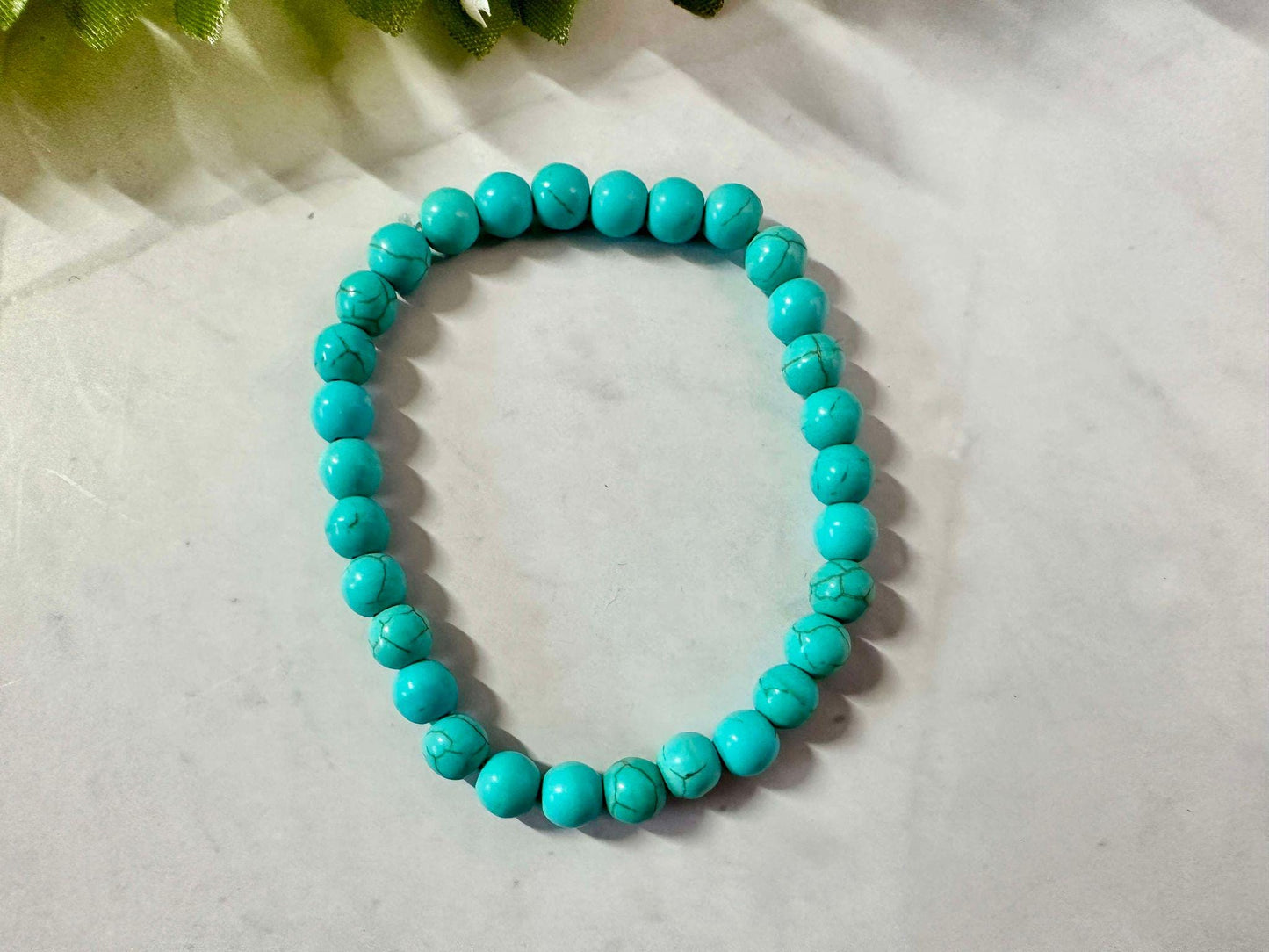 Single Strand Turquoise Crackle Beaded Stretch Bracelet