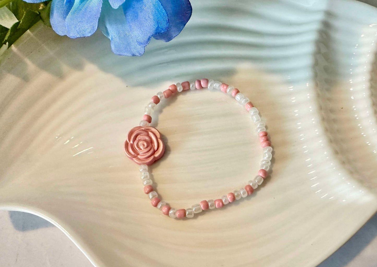 Single Strand Light Pink Shimmer Rose Stretch Bracelet