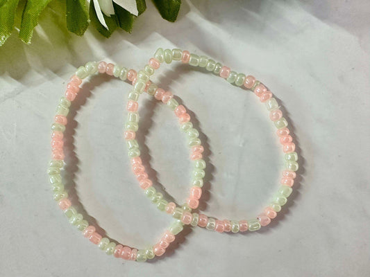 Single Strand Light Pink & Green Seed Bead Stretch Bracelet