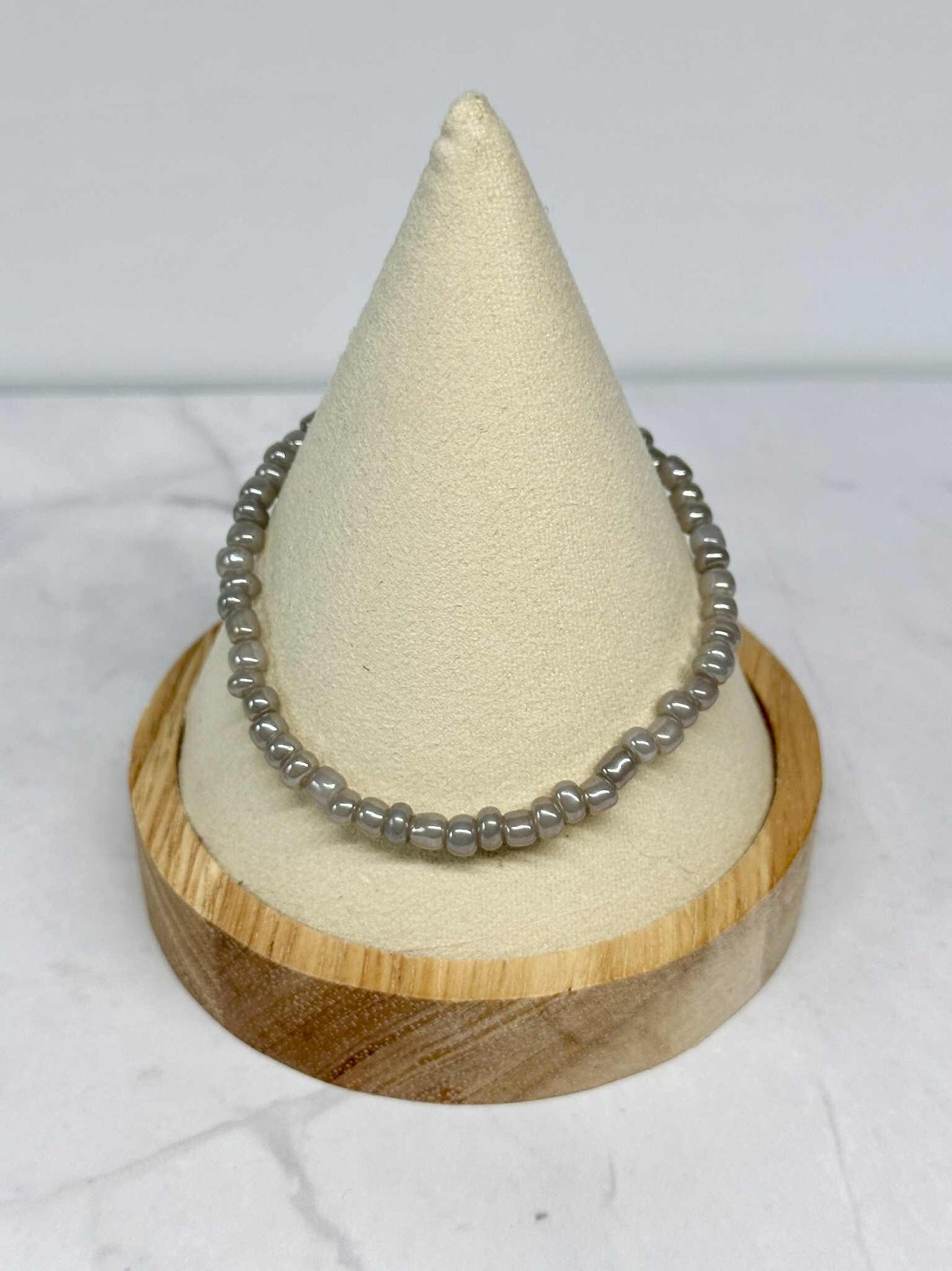 Single Strand Light Gray Seed Bead Stretch Bracelet