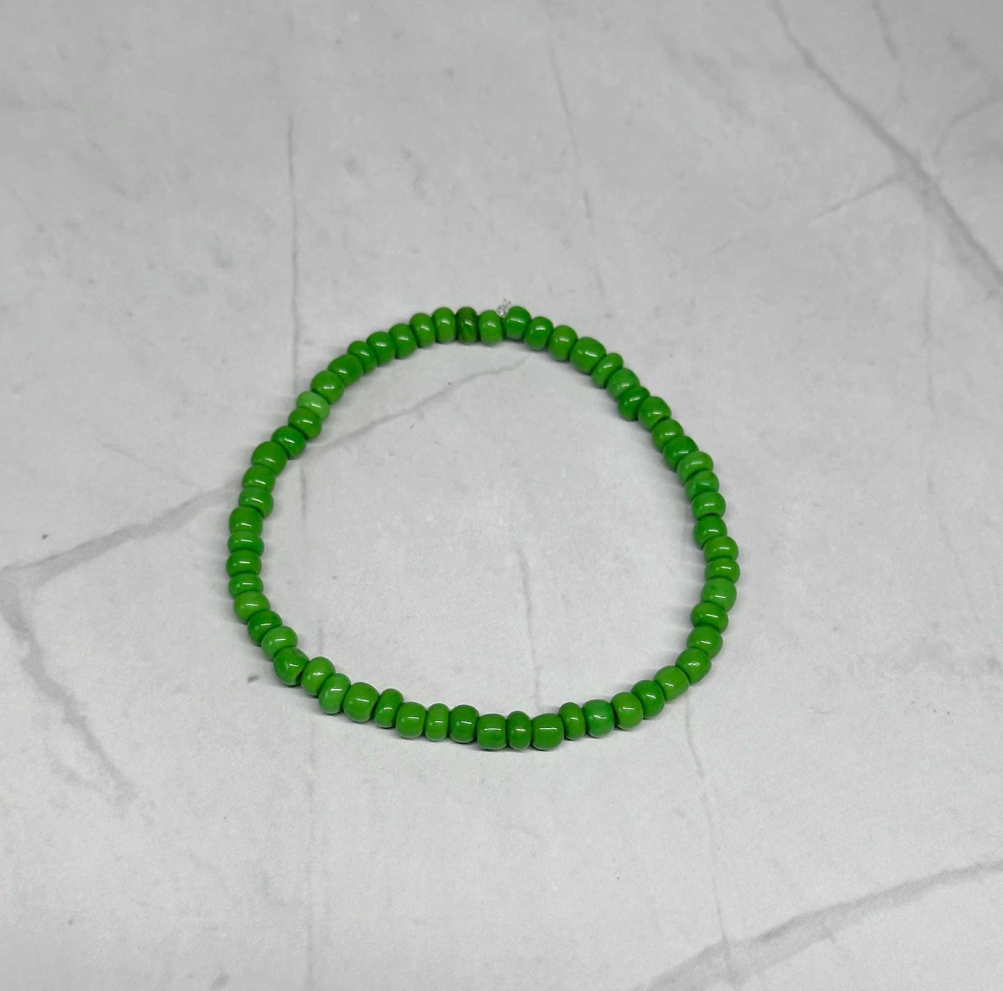 Single Strand Medium Green Seed Bead Stretch Bracelet