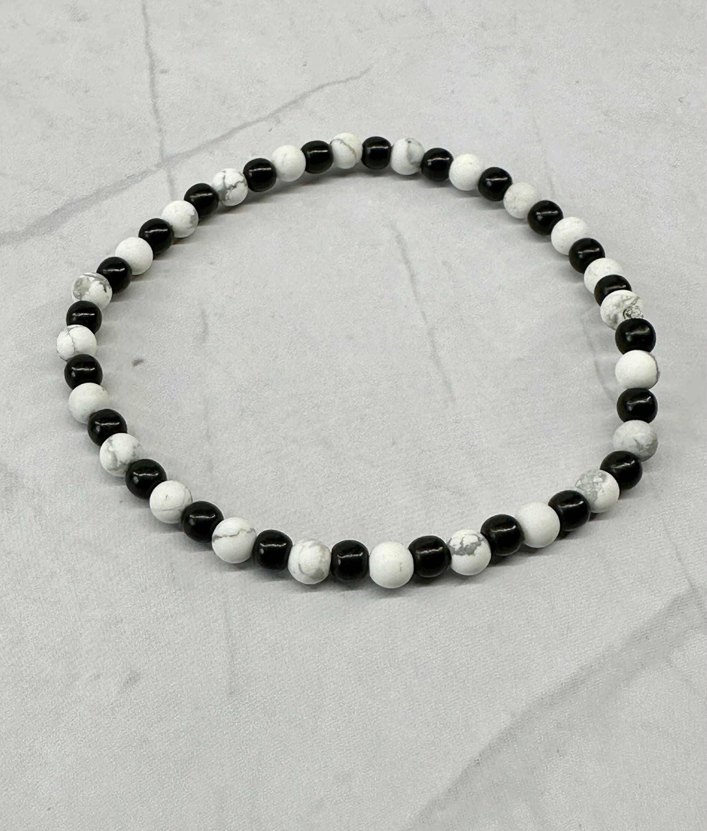 Single Strand Black and White Marble Stretch Bracelet