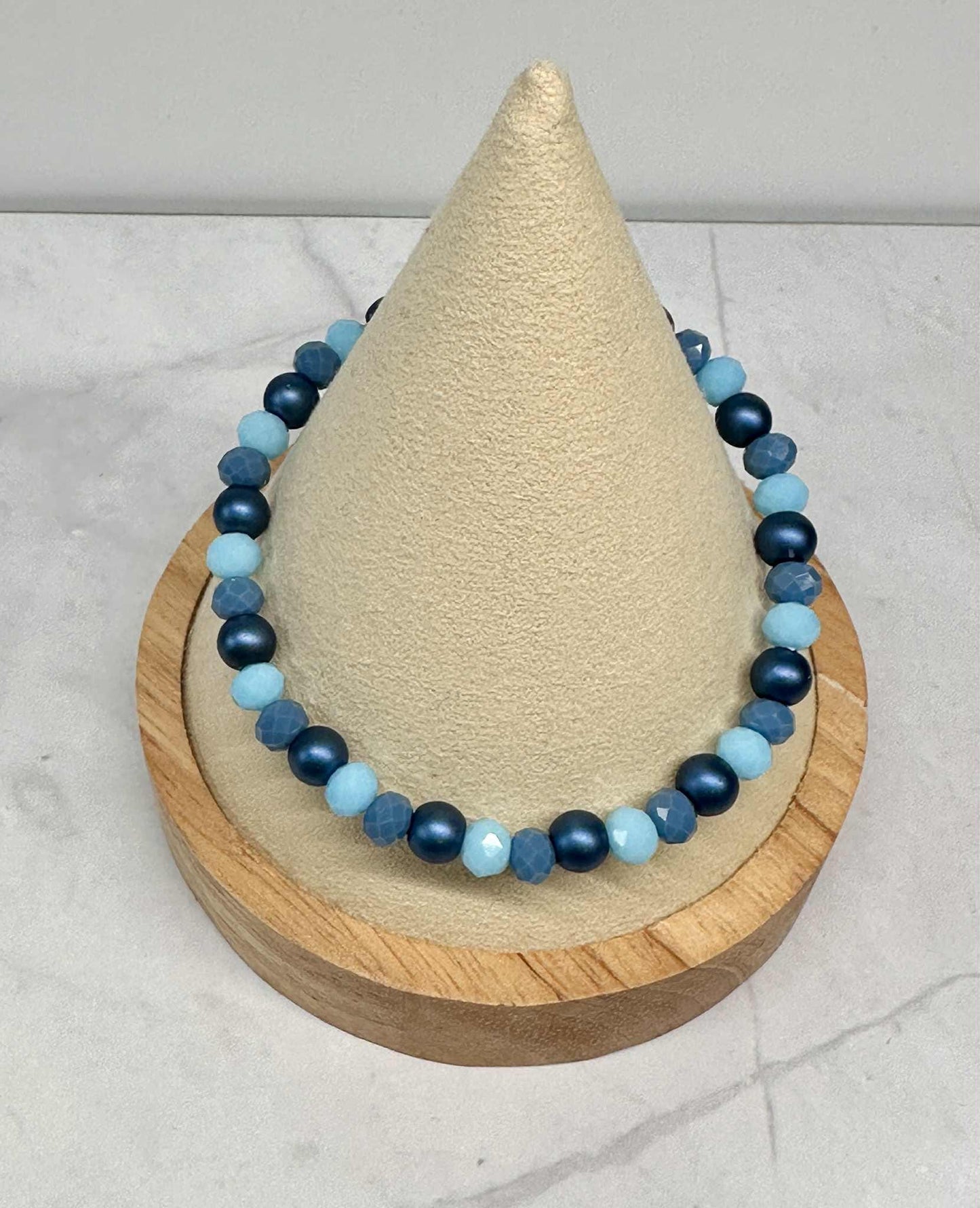 Single Strand Multi Blue Faceted Beaded Stretch Bracelet