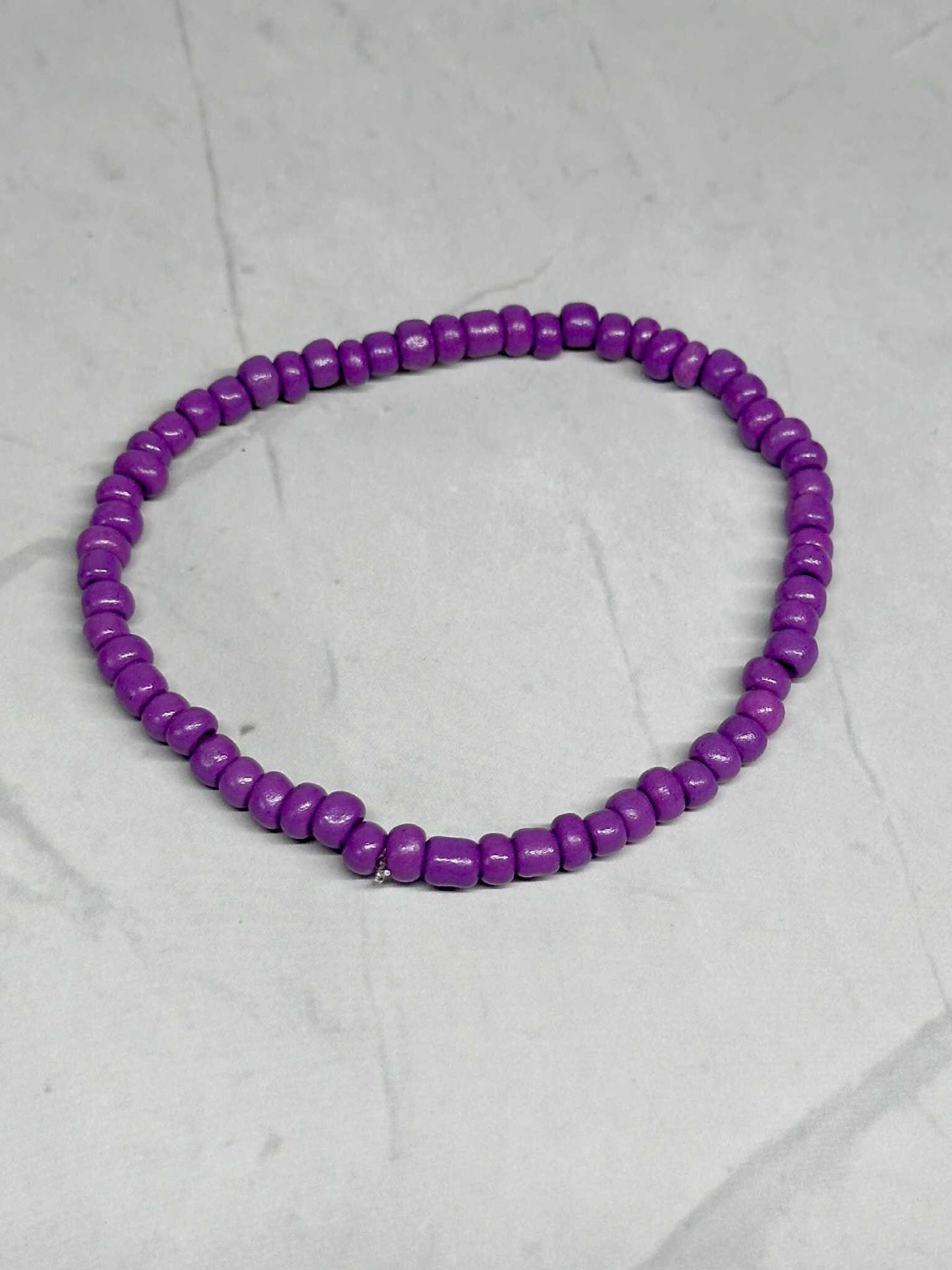 Single Strand Violet Seed Bead Stretch Bracelet