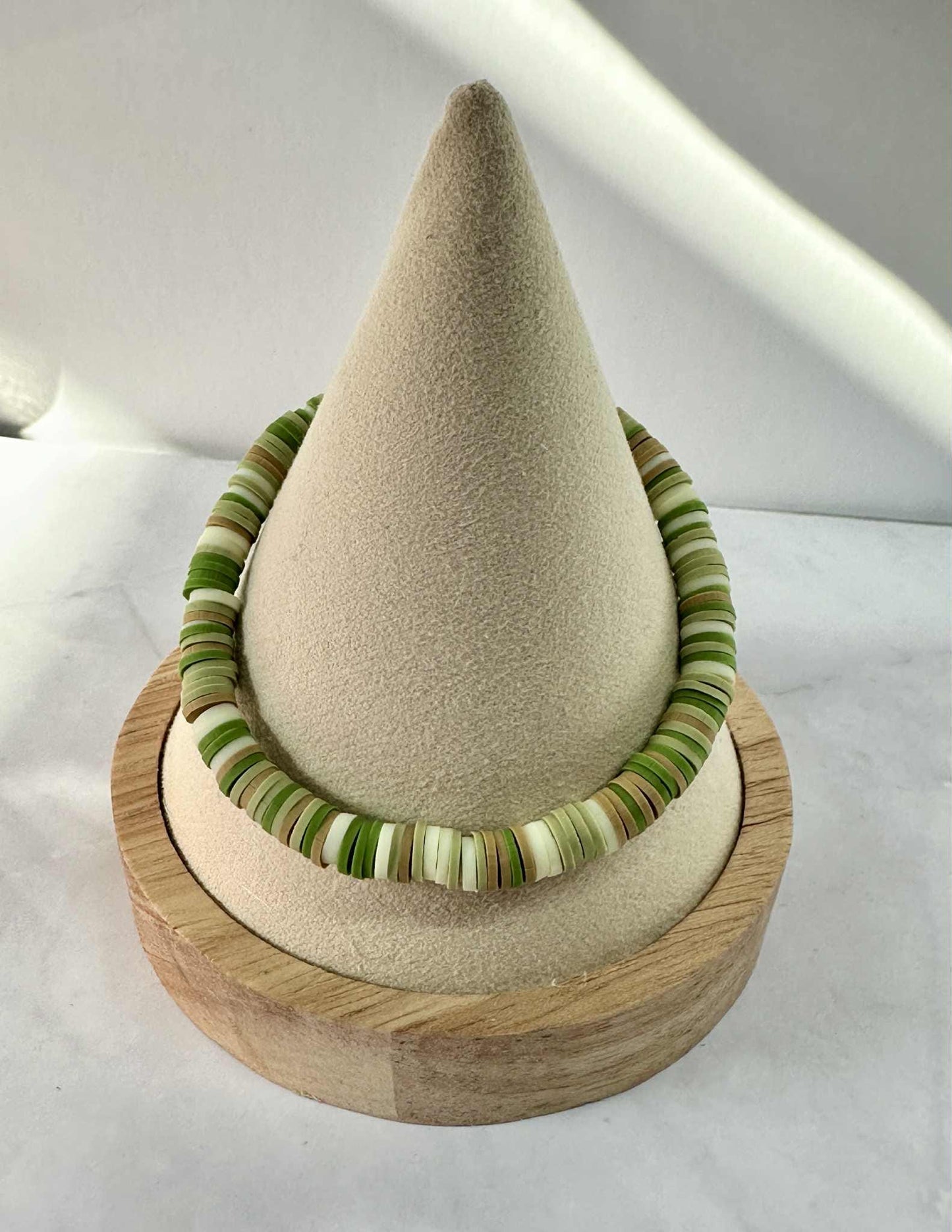 Single Strand Drifted Moss Clay Stretch Bracelet