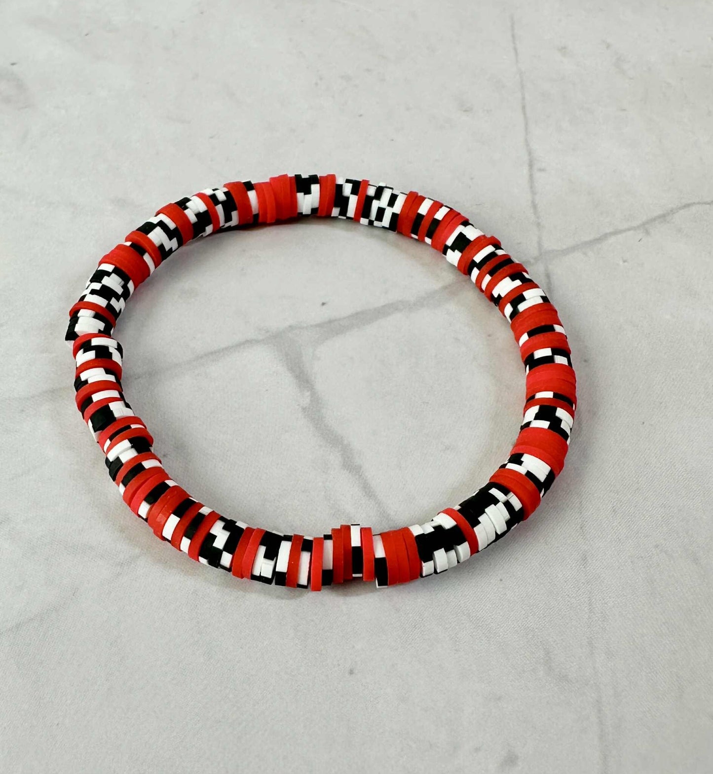 Single Strand Red Black & White Checkered Clay Stretch Bracelet