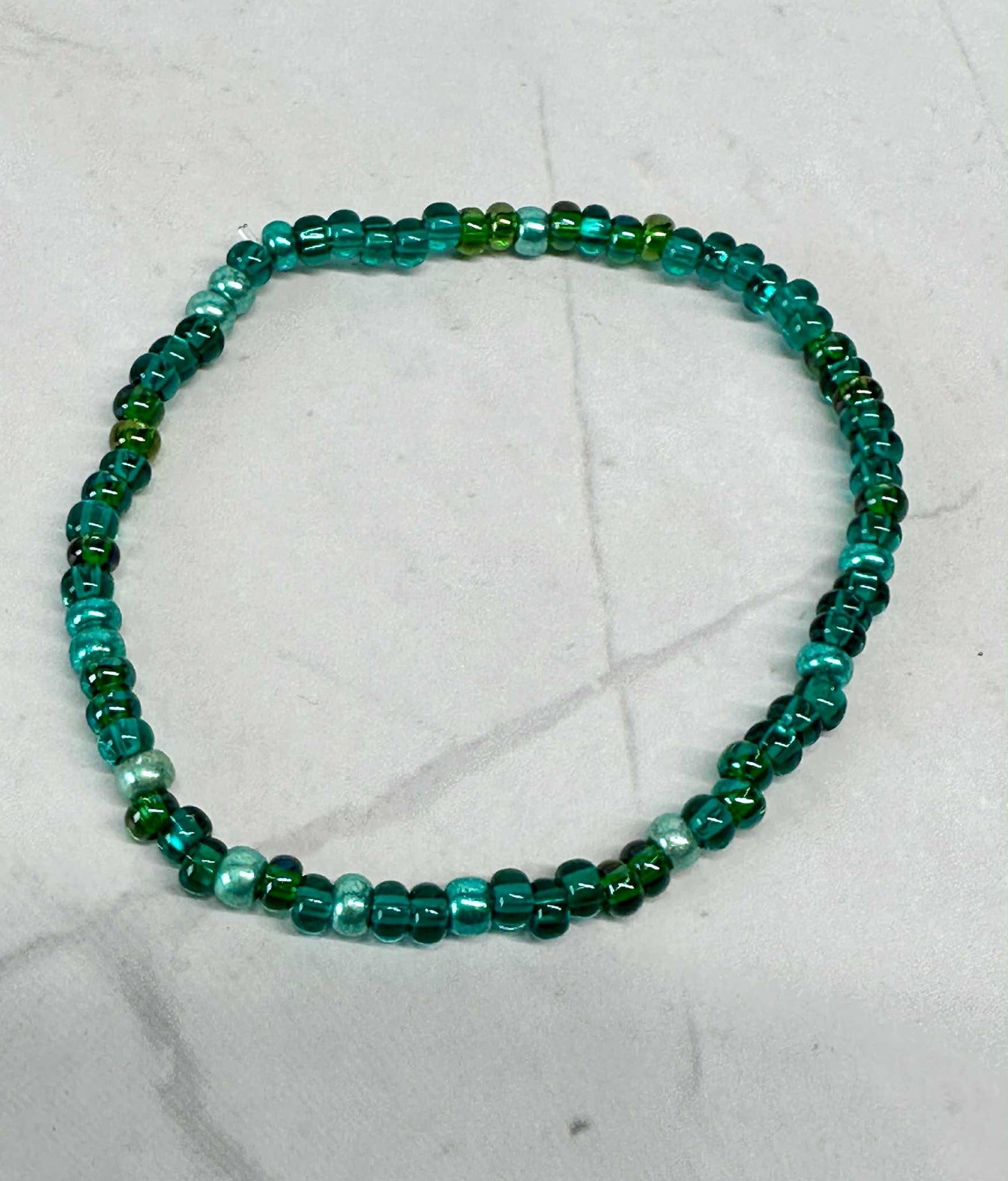 Single Strand 3Green Mix Seed Bead Stretch Bracelet