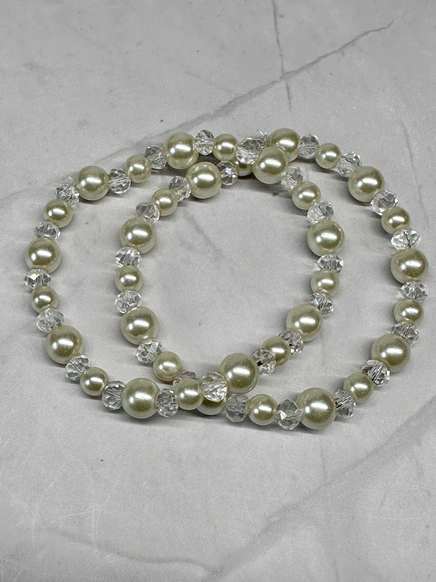 Single Strand Off White Pearl Glass Beaded Stretch Bracelet