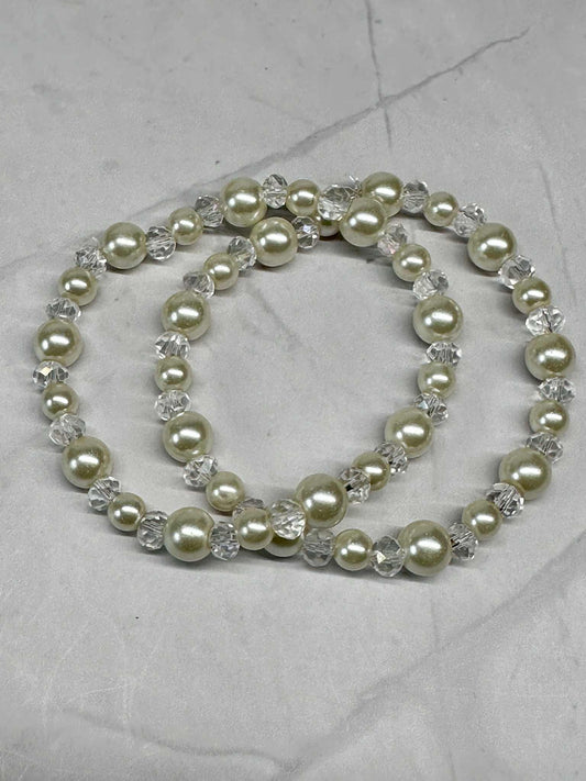Single Strand Off White Pearl Glass Beaded Stretch Bracelet
