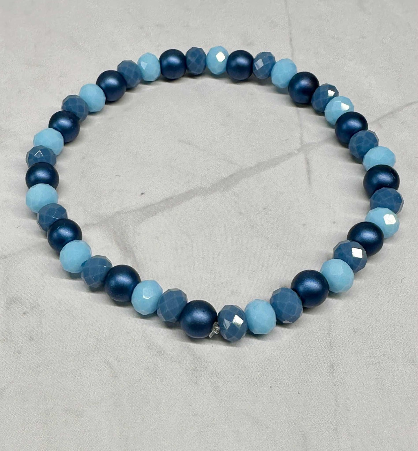 Single Strand Multi Blue Faceted Beaded Stretch Bracelet
