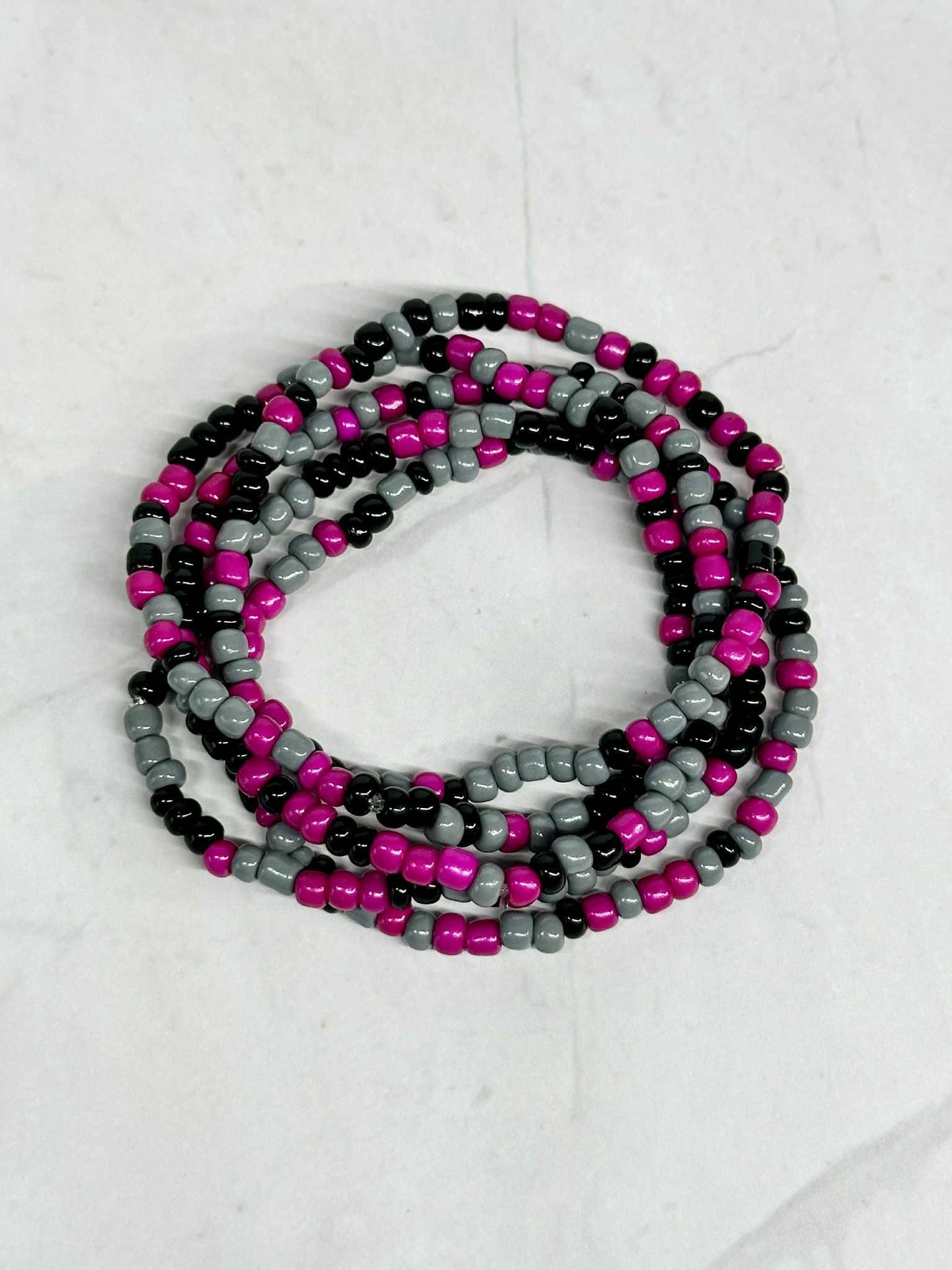 Single Strand Magenta, Black, and Gray Seed Bead Stretch Bracelet