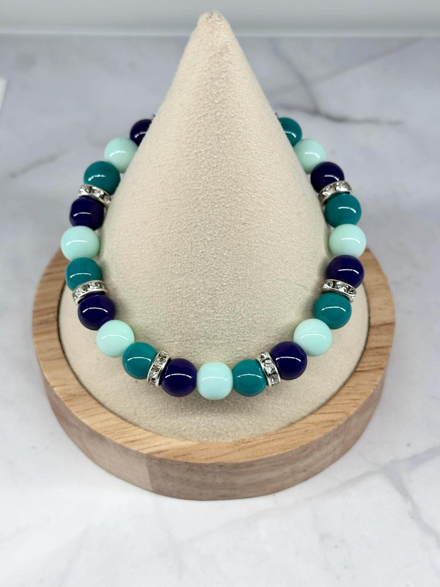 Single Strand Blueish/Green Mixture Beaded Stretch Bracelet