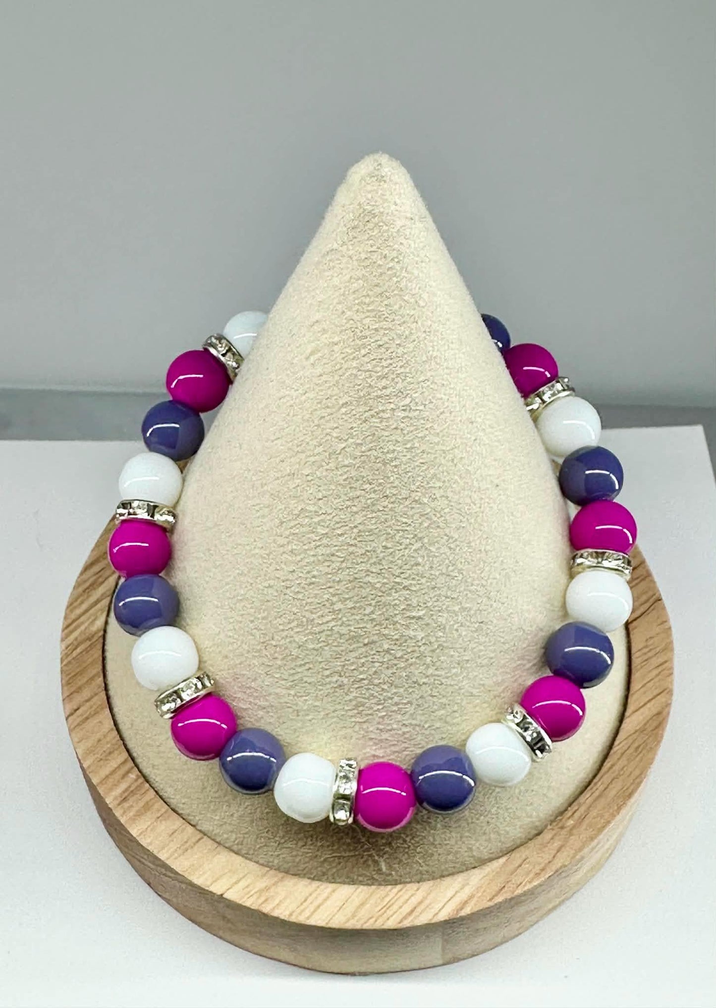 Single Strand Magenta, White and Gray Mixture Beaded Stretch Bracelet