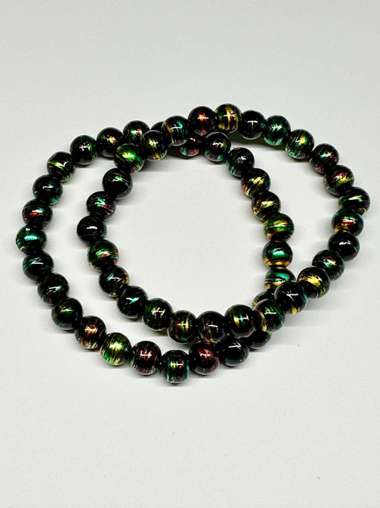 Single Strand Black, Green, Red, Gold Mixture Beaded Stretch Bracelet