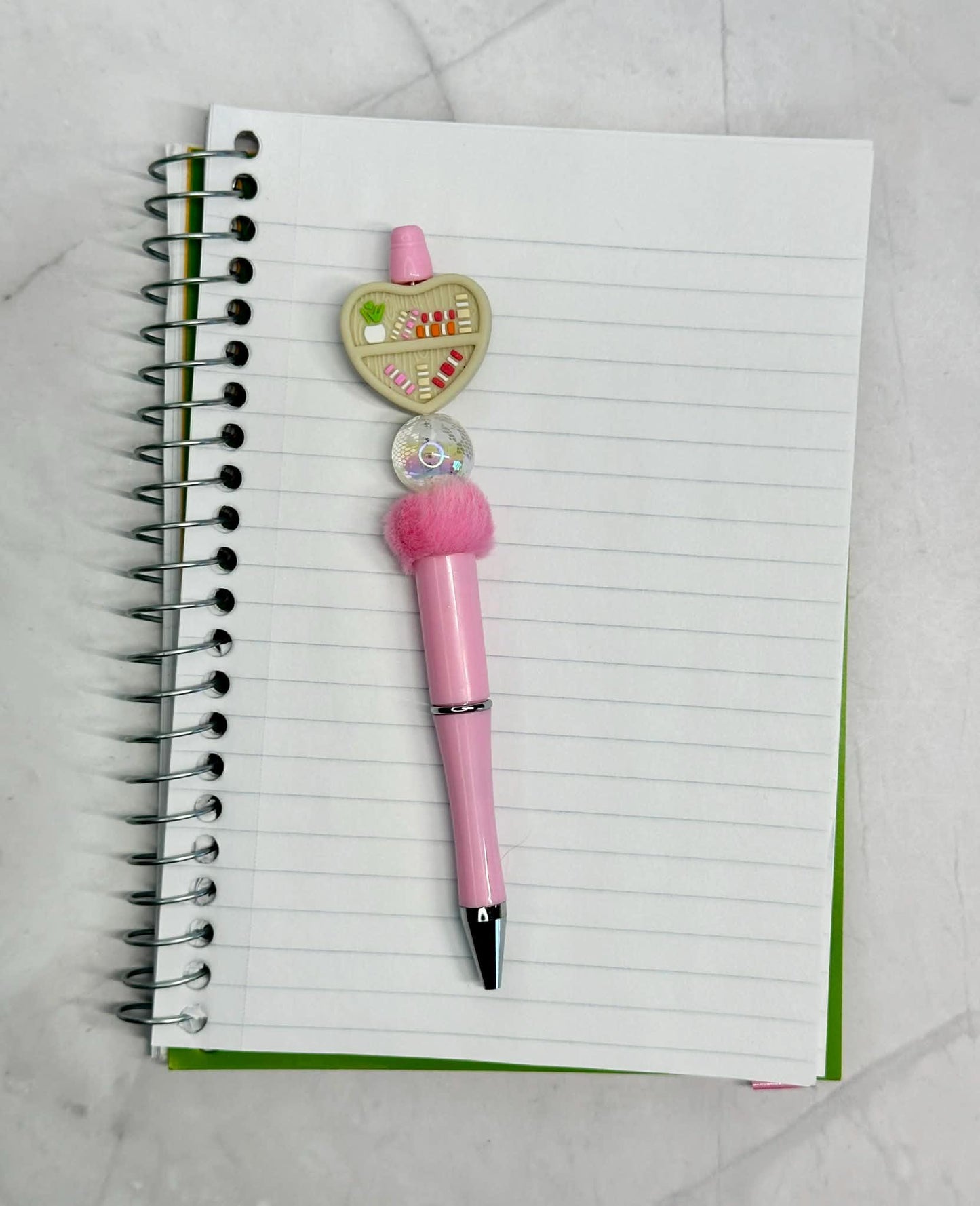 Tan Bookshelf Heart Beaded Ink Pen